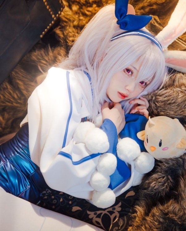 Cosplay | 兔兔耳朵立起来很好摸…？碧蓝航线