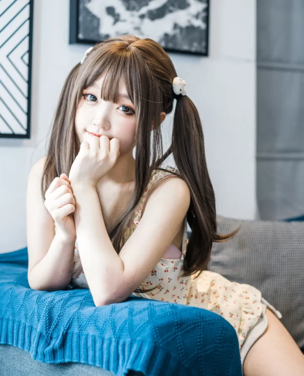 神沢永莉 – 写真 – 黄色吊带睡衣兔兔[22P – 156.6MB]