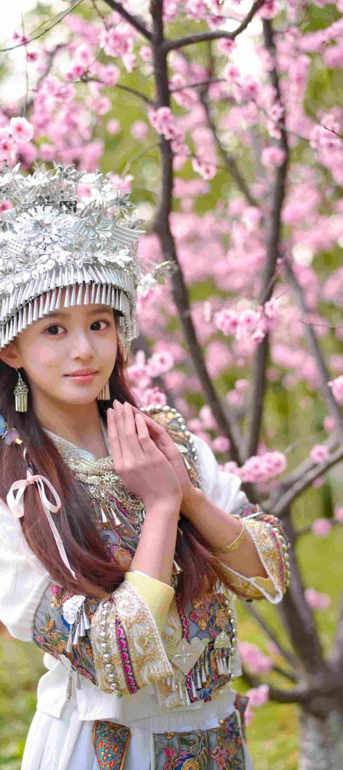 苗家小可爱_出镜：小亿 – 美图作品图片欣赏