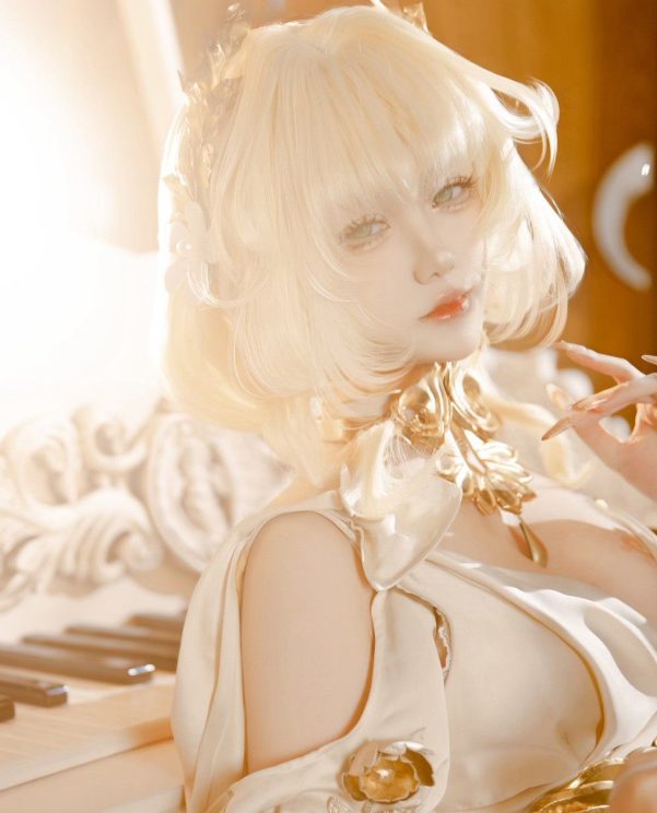 Cosplay｜在那黎明照拂的圣城，织者抚弄金丝，连缀命运
