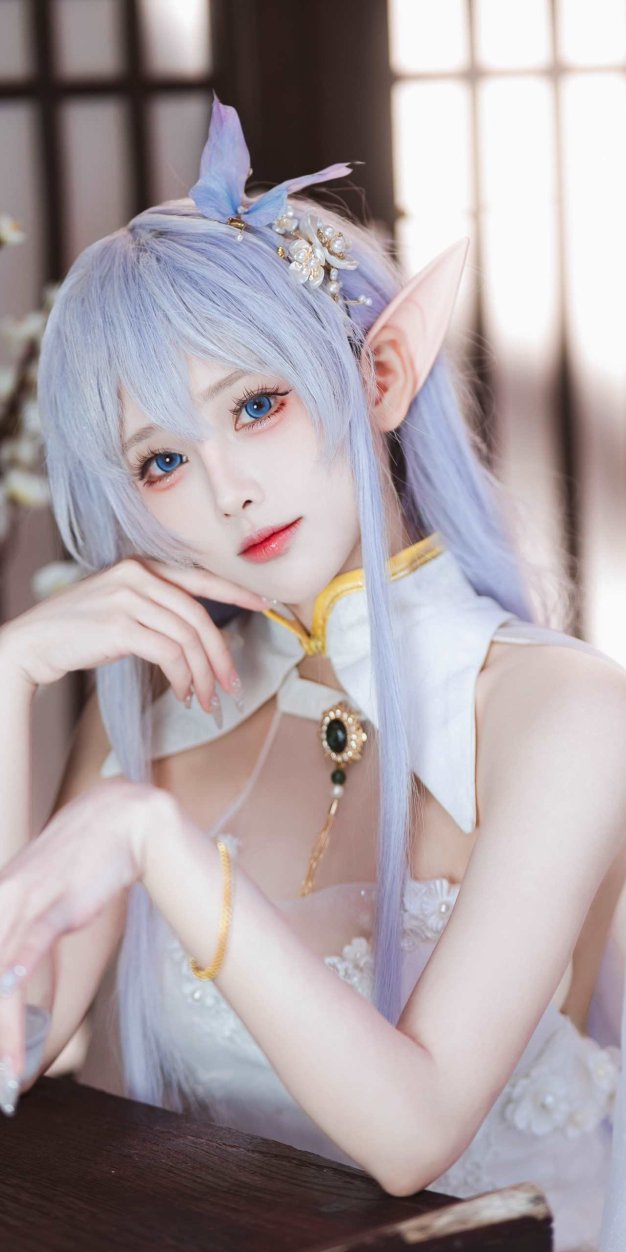 Cosplay | 没想到像这样在阁楼上吹着晚风、闻着淡淡的花香，也很惬意呢