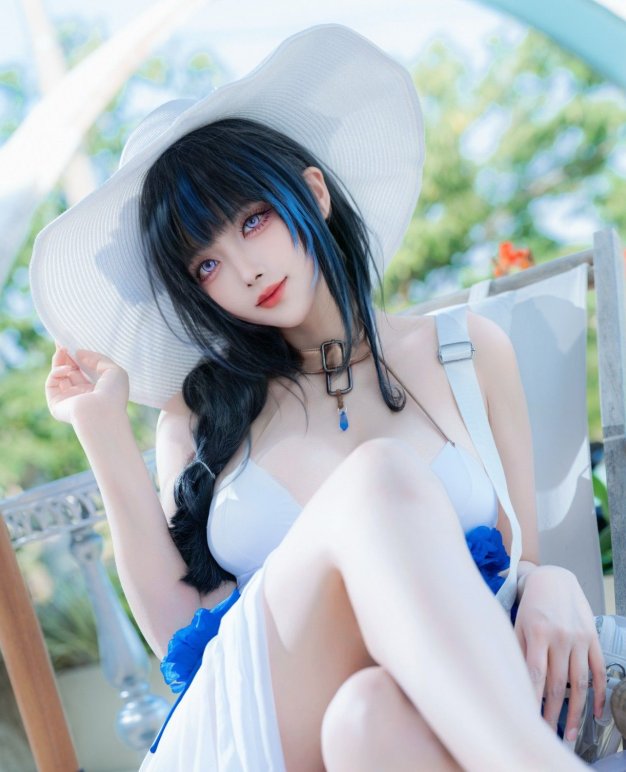 Cosplay｜真的好耀眼啊～无论是阳光，还是指挥官~