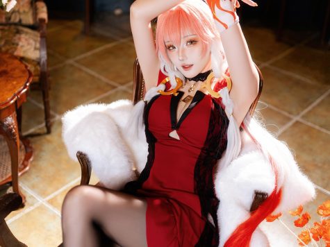 瓜希酱 鸣潮 长离必胜客，光影交织下的异世剑客与美食邂逅之旅