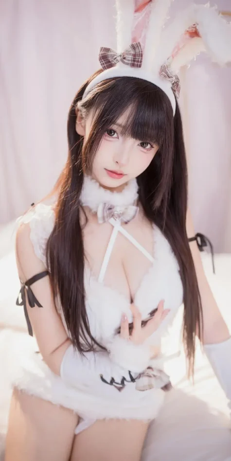 Cosplay｜神楽坂真冬 – 第五季 序号87：毛绒白兔