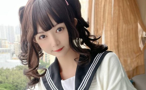 51酱 学妹的圣诞礼物，冬日暖甜女友感写真全记录