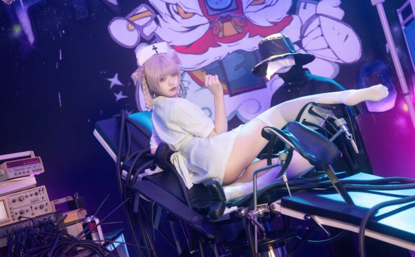 柒柒要乖哦 彻夜之歌 护士服小荠在线看图，光影交织的夜间诊疗诗篇与视觉叙事