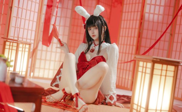 屿鱼Yukako 碧蓝航线 大山·祈愿的巫女兔，摄影师如何捕捉神社少女的灵动与祈愿瞬间