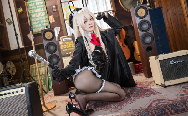 九柒喵 蔚蓝档案 笑面教授 兔女郎，揭秘摄影棚内外的光影魔法与造型细节全记录