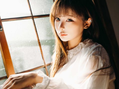 蠢沫沫 阳，光影交织下的元气少女与午后慵懒时光写真摄影故事