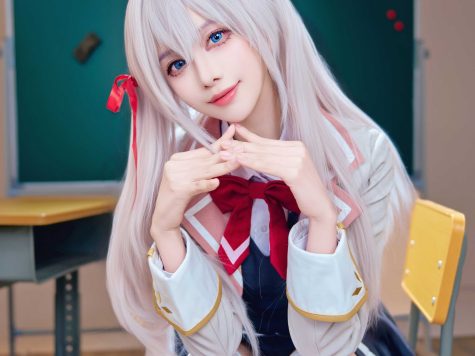 Shika小鹿鹿 艾莉同学，光影交织下的纯真与魅惑写真故事全记录