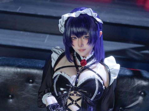 屿鱼Yukako Nikke胜利女神 米哈拉·咖啡女仆，光影交织下的虚拟角色真人化摄影全记录