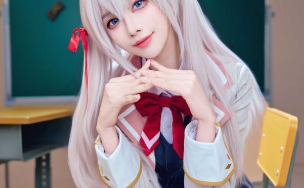 Shika小鹿鹿 艾莉同学,光影交织下的纯真与魅惑写真故事全记录